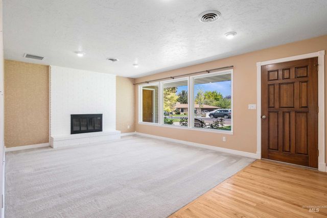 727 Mae Dr, Twin Falls, ID 83301