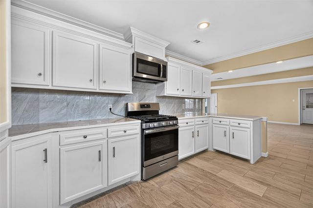 2302 Norman Street, Pasadena, TX 77506