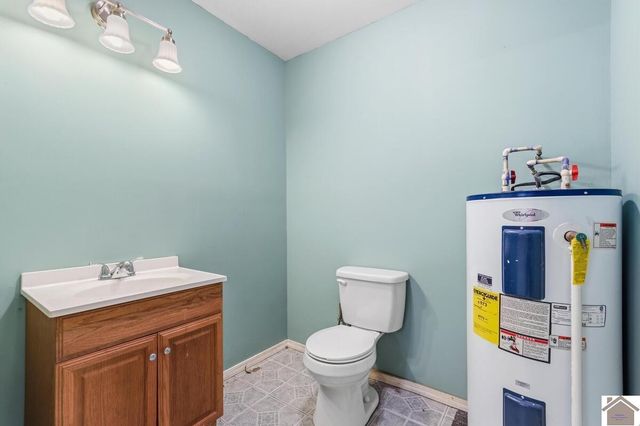 49 Lake Shore Drive, New Concord, KY 42076