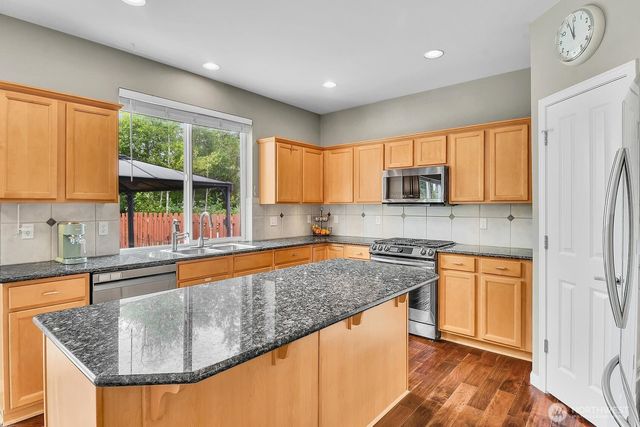 2412 84th Avenue NE, Lake Stevens, WA 98258