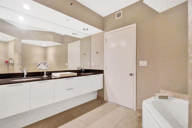 400 Alton Rd 1011, Miami Beach, FL 33139