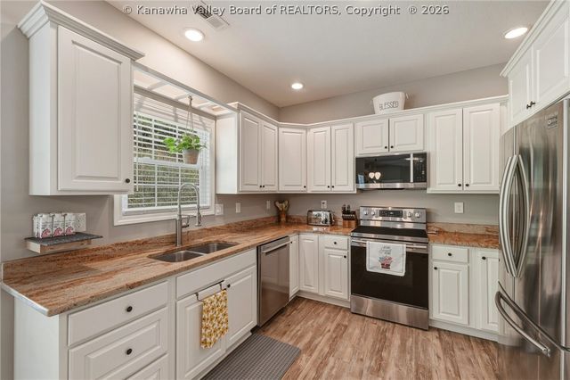 72 James Circle, Culloden, WV 25510