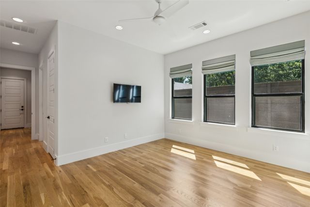 661 Harter Road, Dallas, TX 75218