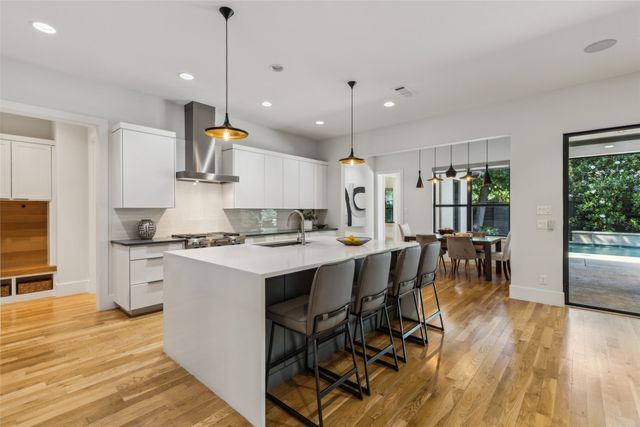 661 Harter Road, Dallas, TX 75218