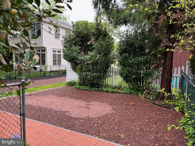 109 S COURT ST, Newtown, PA 18940