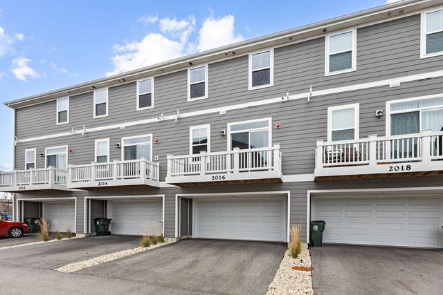 2016 Yellowstone Boulevard, Mundelein, IL 60060