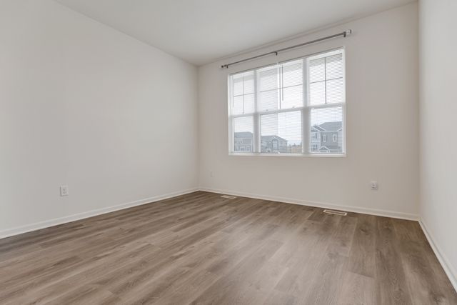 2016 Yellowstone Boulevard, Mundelein, IL 60060