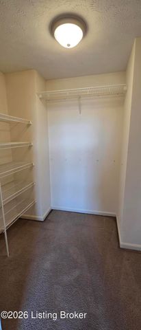 8039 Saint Andrews Village Dr, Louisville, KY 40241