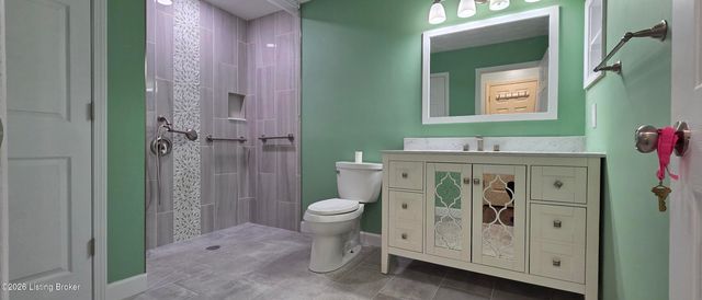 8039 Saint Andrews Village Dr, Louisville, KY 40241