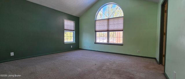 8039 Saint Andrews Village Dr, Louisville, KY 40241