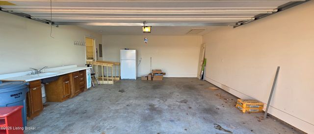 8039 Saint Andrews Village Dr, Louisville, KY 40241