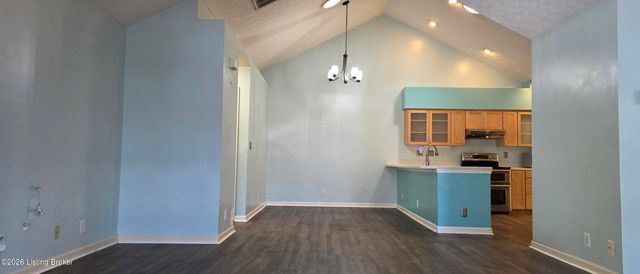 8039 Saint Andrews Village Dr, Louisville, KY 40241