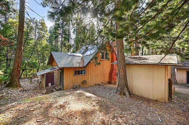 26151 Buckhorn Ridge Rd, Pioneer, CA 95666