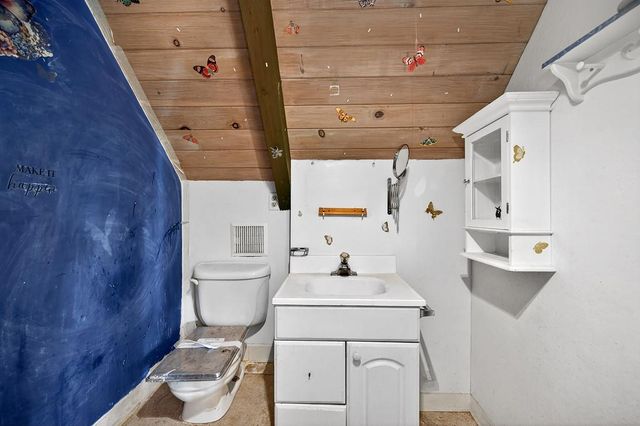 26151 Buckhorn Ridge Rd, Pioneer, CA 95666