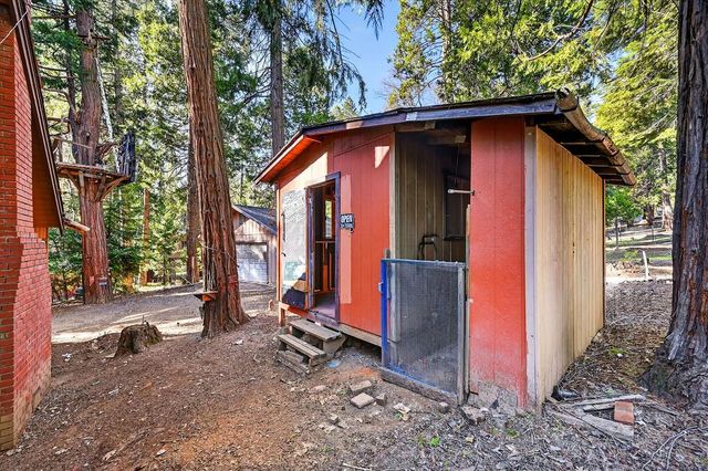 26151 Buckhorn Ridge Rd, Pioneer, CA 95666