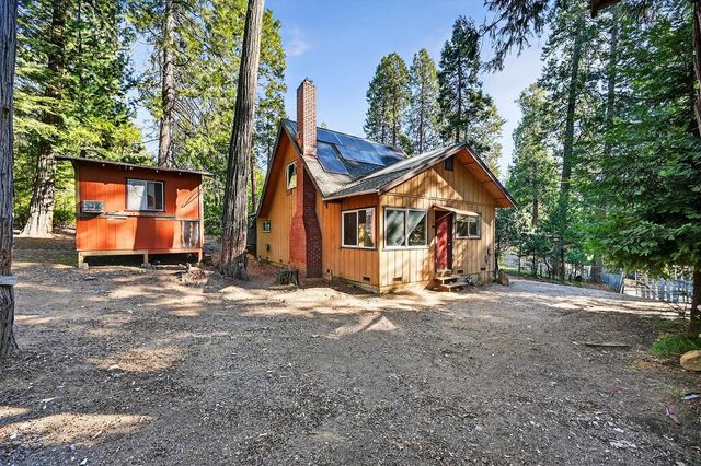 26151 Buckhorn Ridge Rd, Pioneer, CA 95666