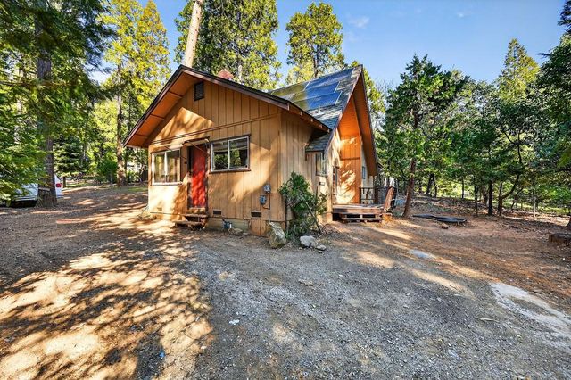 26151 Buckhorn Ridge Rd, Pioneer, CA 95666