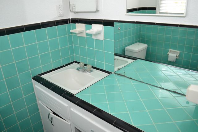 1211 Ridgemont DR, Austin, TX 78723