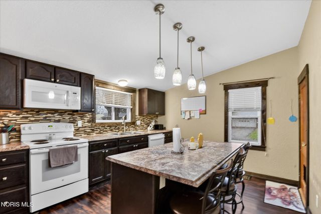 613 W Jackson Street, West Unity, OH 43570