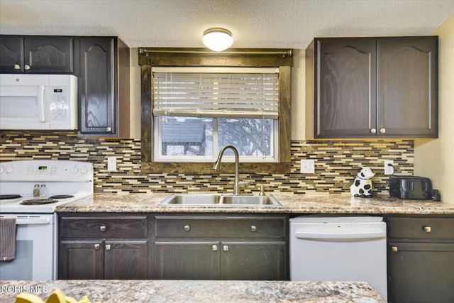 613 W Jackson Street, West Unity, OH 43570