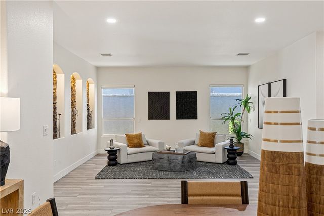 9421 Queen Charlotte Drive, Las Vegas, NV 89145