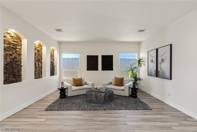 9421 Queen Charlotte Drive, Las Vegas, NV 89145