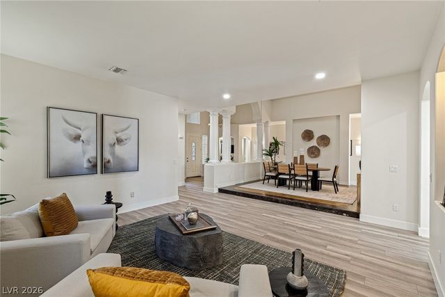 9421 Queen Charlotte Drive, Las Vegas, NV 89145