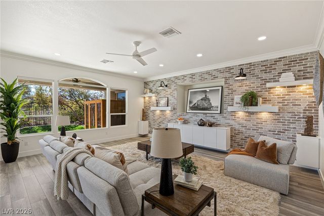 9421 Queen Charlotte Drive, Las Vegas, NV 89145