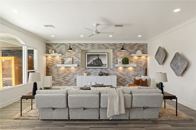 9421 Queen Charlotte Drive, Las Vegas, NV 89145