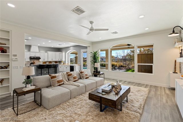 9421 Queen Charlotte Drive, Las Vegas, NV 89145