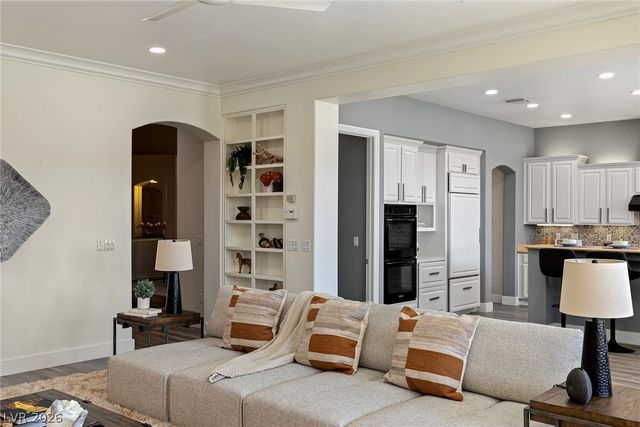 9421 Queen Charlotte Drive, Las Vegas, NV 89145
