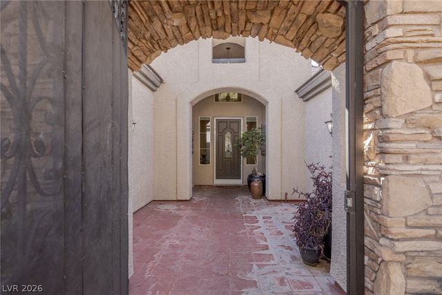 9421 Queen Charlotte Drive, Las Vegas, NV 89145