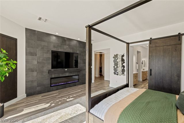 9421 Queen Charlotte Drive, Las Vegas, NV 89145