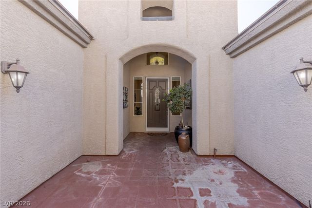 9421 Queen Charlotte Drive, Las Vegas, NV 89145