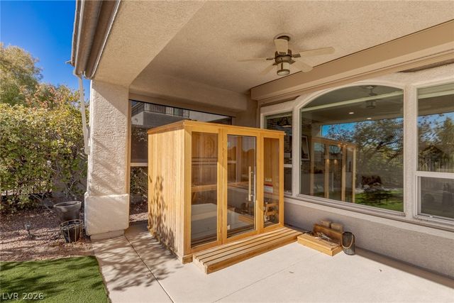 9421 Queen Charlotte Drive, Las Vegas, NV 89145