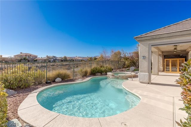 9421 Queen Charlotte Drive, Las Vegas, NV 89145