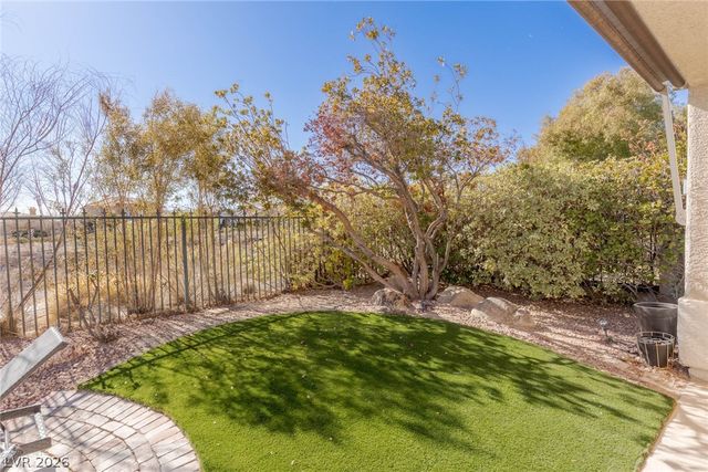 9421 Queen Charlotte Drive, Las Vegas, NV 89145