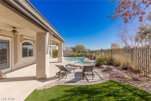 9421 Queen Charlotte Drive, Las Vegas, NV 89145