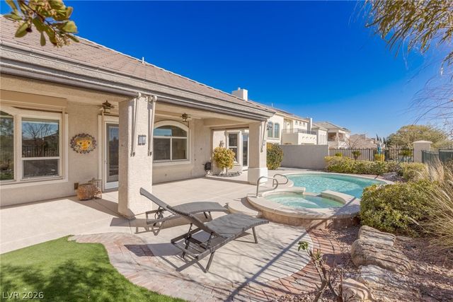9421 Queen Charlotte Drive, Las Vegas, NV 89145