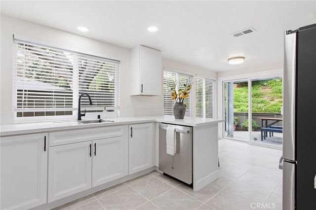 1680 Via Brisa Del Lago, San Marcos, CA 92078