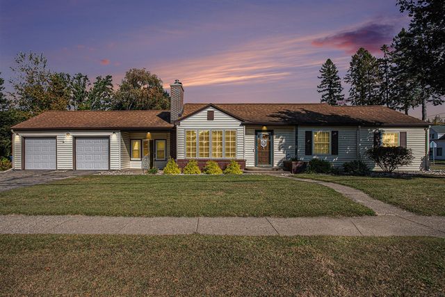 10 Fairfield Drive, Coldwater, MI 49036