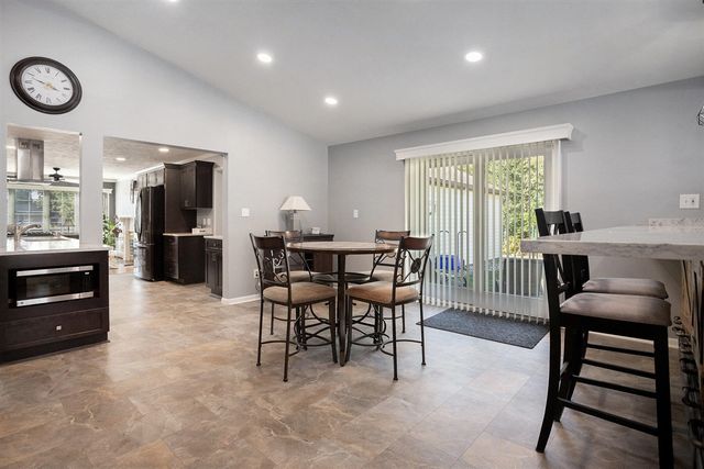 10 Fairfield Drive, Coldwater, MI 49036