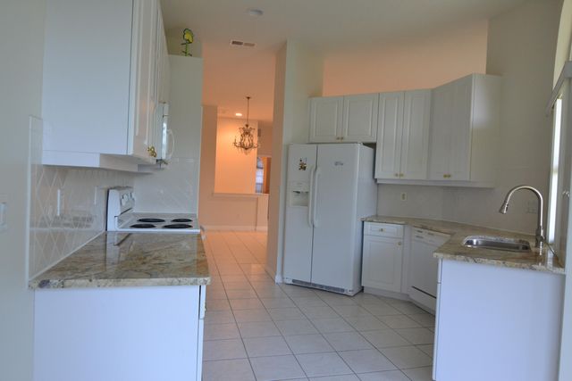 705 SW Munjack Circle, Port St. Lucie, Port St Lucie, FL 34986