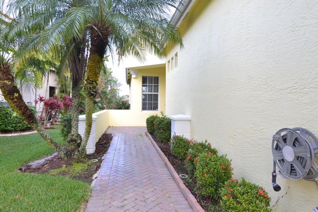 705 SW Munjack Circle, Port St. Lucie, Port St Lucie, FL 34986