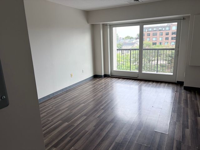 133 Commander Shea Blvd 605, Quincy, MA 02171