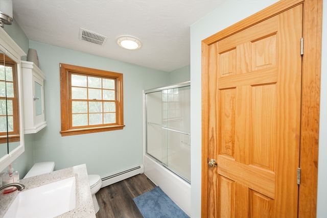 63 Blueberry Hl, Webster, MA 01570