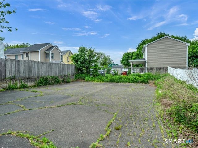 61 Maple Avenue, Wallingford, CT 06492