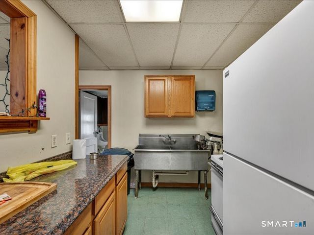 61 Maple Avenue, Wallingford, CT 06492