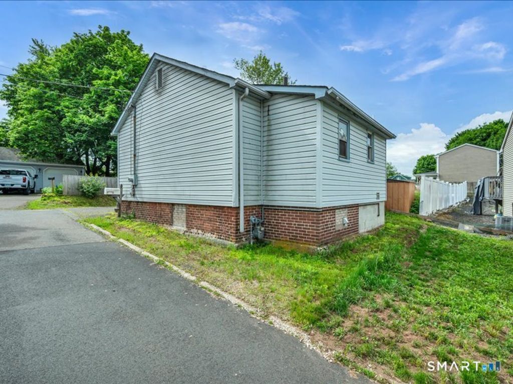 61 Maple Avenue, Wallingford, CT 06492