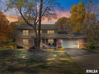 108 Eagle Watch Road, Muscatine, IA 52761